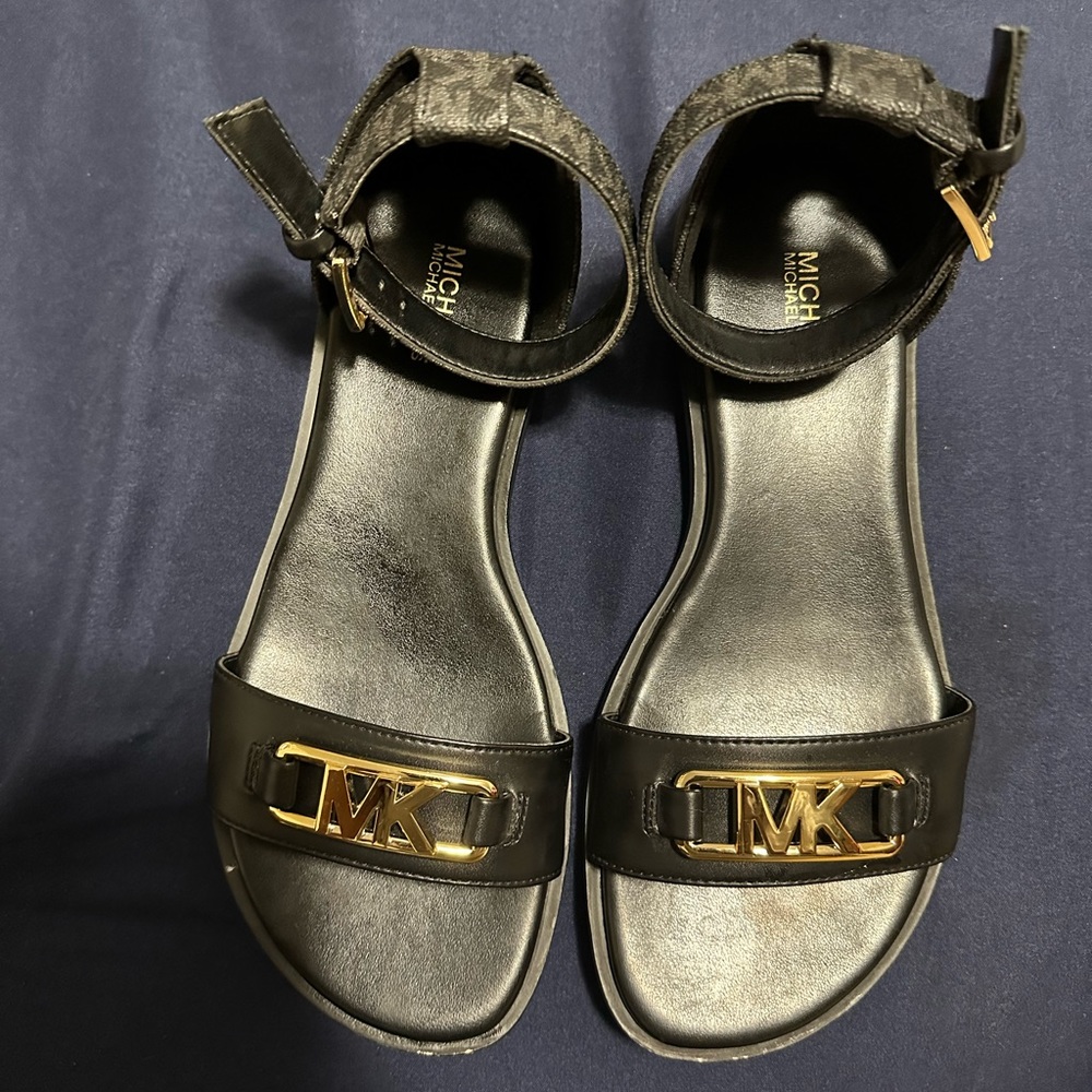 Michael Kors size 7